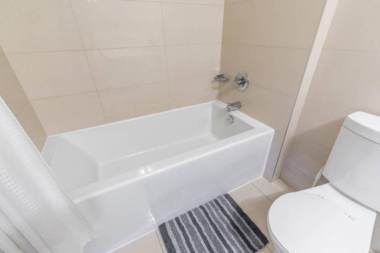 Stunning Views Of Downtown - Luxury High Rise With King Bed! Villa Toronto Eksteriør billede